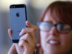 Истина е: Apple работят върху евтин пластмасов iPhone