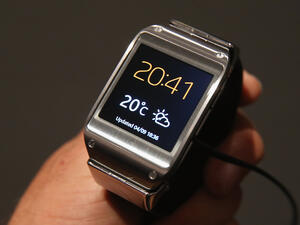 Samsung показа смарт часовника си