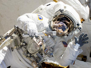 Пентагонът и НАСА наливат 44 млрд. долара в Космоса