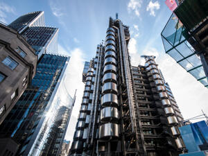 3-годишен връх за акциите на британската банка Lloyds