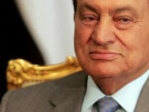 Хосни Мубарак делегира правомощията си