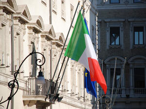 Политическа криза в Италия разтърси пазарите