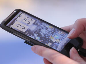 HTC отчете първата си тримесечна загуба