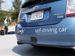 Автопилотът на Google задмина професионалните шофьори