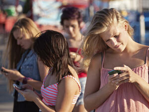 Решавате споровете си с SMS-и? Лоша идея