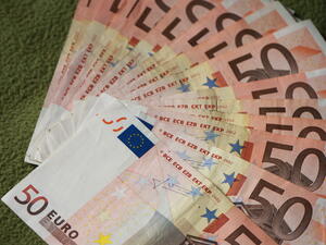 Предложение: всеки европеец да взима минимум 400 евро на месец