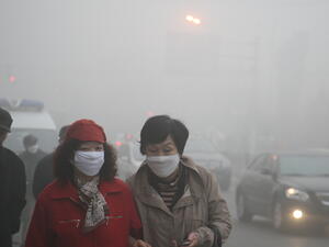 Рекордни продажби на коли в Китай и адско замърсяване