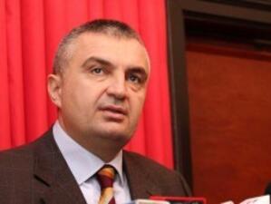 Албанският вицепремиер подаде оставка заради корупционен скандал