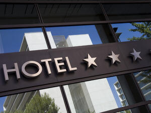 Ръст на приходите от нощувки в хотели през ноември