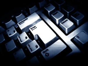 Хакери източили данните на електронните пощи на 16 млн. души в Германия