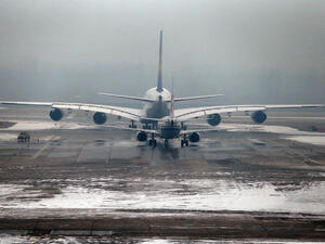 Снегът блокира летище Варна 
