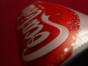 Спад в печалбата на Coca-Cola