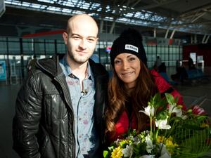 Вижте кой посрещна Сани Жекова на летището