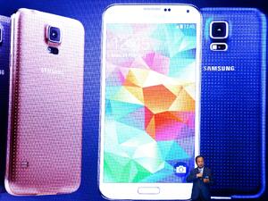 Samsung представи Galaxy S5 и Gear 2 (СНИМКИ)