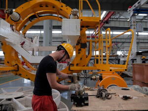 Производствената активност в Китай продължава да се свива