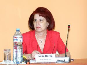 Анна Янева: Работим за възстановяване на българската индустрия