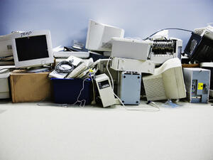 49 милиона тона електроника са били изхвърлени през 2012 г.