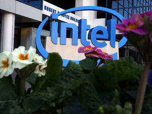 Intel с 8% ръст на приходите за второто тримесечие