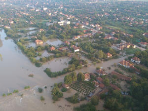 Помагаме на Сърбия и Босна с 200 000 лв. за наводненията