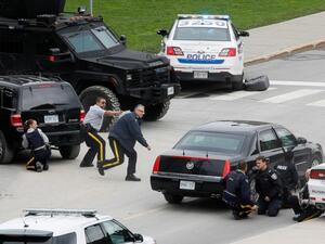 Неизвестни откриха стрелба в канадския парламент