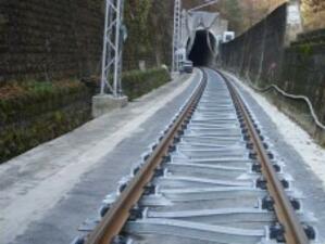 Удължават ремонтите по жп линията Саранци - Долно Камарци