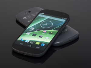 Първият в света смартфон с два дисплея вече е в България (СНИМКИ)