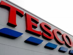 Tesco затварят 43 магазина във Великобритания