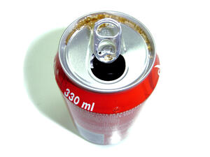 Coca-Cola съкращава до 1800 работни места