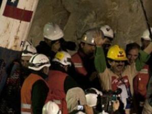 Започна спасяването на 33-мата миньори в Чили