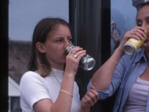 Все повече тийнейджъри в Източна Европа злоупотребяват с алкохол, сочи проучване