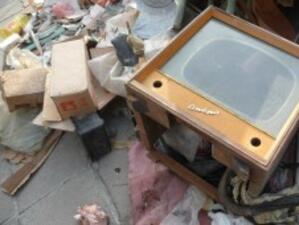 В Бургас слагат съдове за изхвърляне на стари уреди