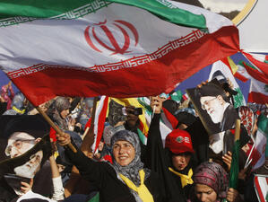 Иран и шесторката си стиснаха ръцете за ядрената програма на Техеран
