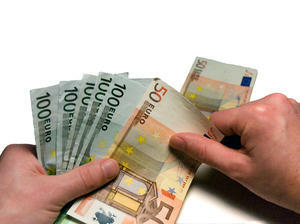 Еврочиновниците изхарчили над 118 млн. евро за година