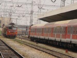 Влаковете "Бургас Уикенд" и "Варна Уикенд" вече спират на допълнителни гари