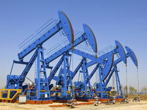 Петролът поскъпна заради срещата между Русия и страните-производителки