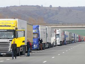Българските превозвачи са загубили до 10 милиона евро от блокираните пунктове към Гърция