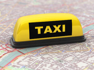 Понижават долната граница на патентния данък за такситата