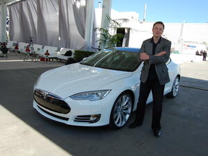 Model 3 на Tesla с 276 000 поръчки за три дни