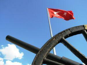 Турските власти спряха шестата по големина банка в страната