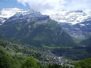 Село в Швейцария въведе собствена валута, за да даде тласък на ски туризма