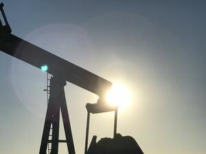 Цените на петрола продължават да растат, след като Рияд обеща контрол на износа
