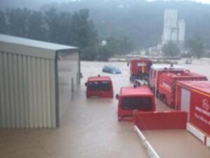 Наводнения отнеха живота на 11 души във Франция