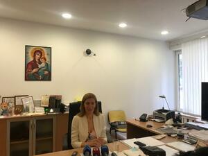 Министър Ангелкова: Започват проверки за нерегламентирана туристическа дейност