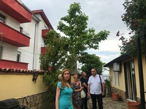 Министър Ангелкова участва в проверка на къща за гости в Свети Влас