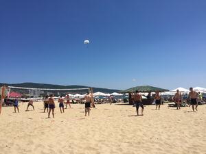 Осем нови волейболни игрища има на плажа в Слънчев бряг