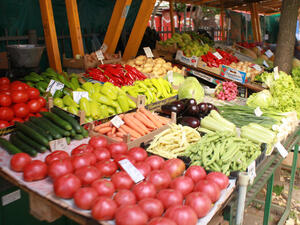 Сериозно поскъпване на някои зеленчуци, плодове и месо, отчита НСИ