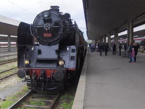 Атракционен влак с парен локомотив и вагон от „Корона експрес” ще пътува между София и Кюстендил