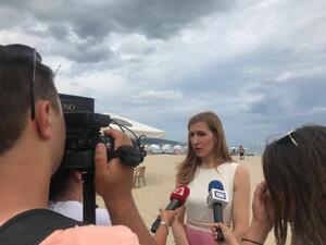 Ангелкова предлага по-скъпи полици "Отговорност на туроператора"