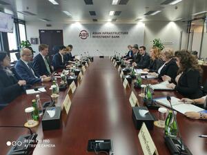 Вицепремиерът Николова се срещна с вицепрезидента на Азиатската банка за инфраструктурни инвестиции 