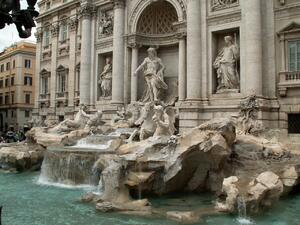Властите в Рим ограждат фонтана "Ди Треви", за да го предпазят от туристите